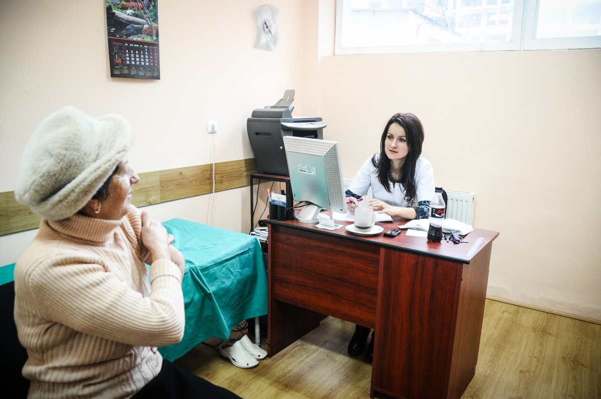 Medicii de familie vor acorda luni numai consultații fără card