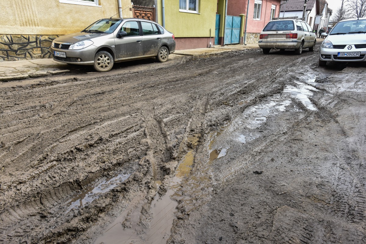 Sibiul a scăpat de zăpezi. Și a intrat sub noroaie | Foto și video