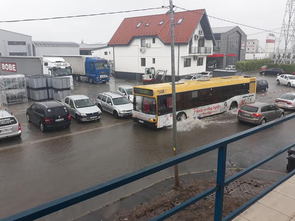 Meteorologii au vești proaste: Codul portocaliu prelungit la Sibiu