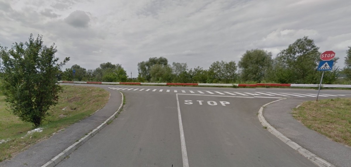 VIDEO A rămas împotmolit pe o stradă reabilitată complet acum 5 ani