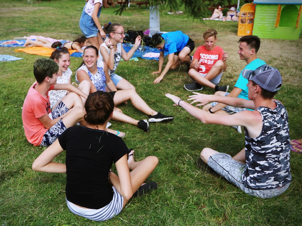 Tabăra de înot pentru tinerii maghiari din Sibiu ajunge la a opta ediție