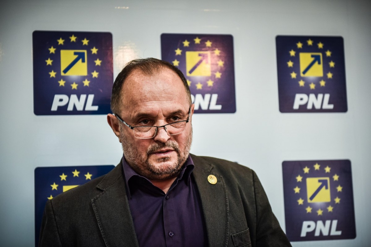 Tămâian: ”La parlamentari ar trebui limitată activitatea la două mandate”