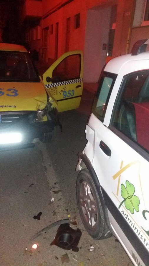 Foto | Taximetristul băut de pe Mihai Viteazu are carnet doar de nouă luni. Înainte de accident avusese clienți
