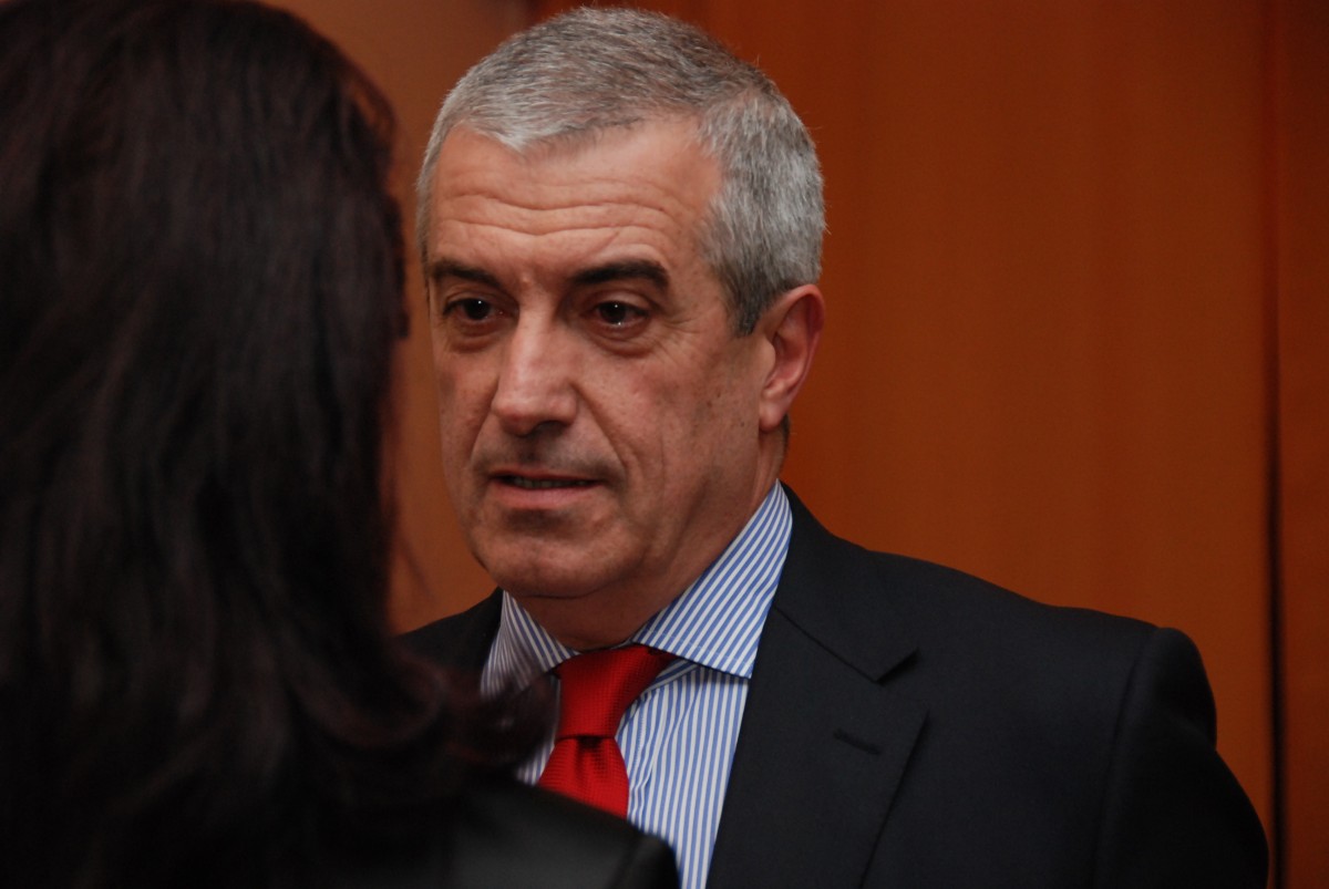 Tăriceanu, despre Iohannis: Preşedintele patronează sistemul corupt de putere din România