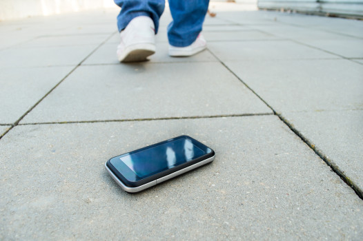 Cine a pierdut un smartphone Nokia, îl găsește la poliție