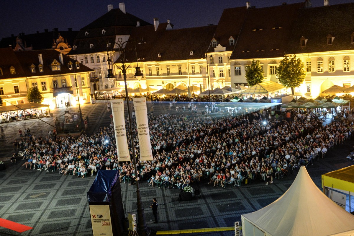 Debut spectaculos la TIFF Sibiu 2016: peste 2.000 de spectatori în Piața Mare