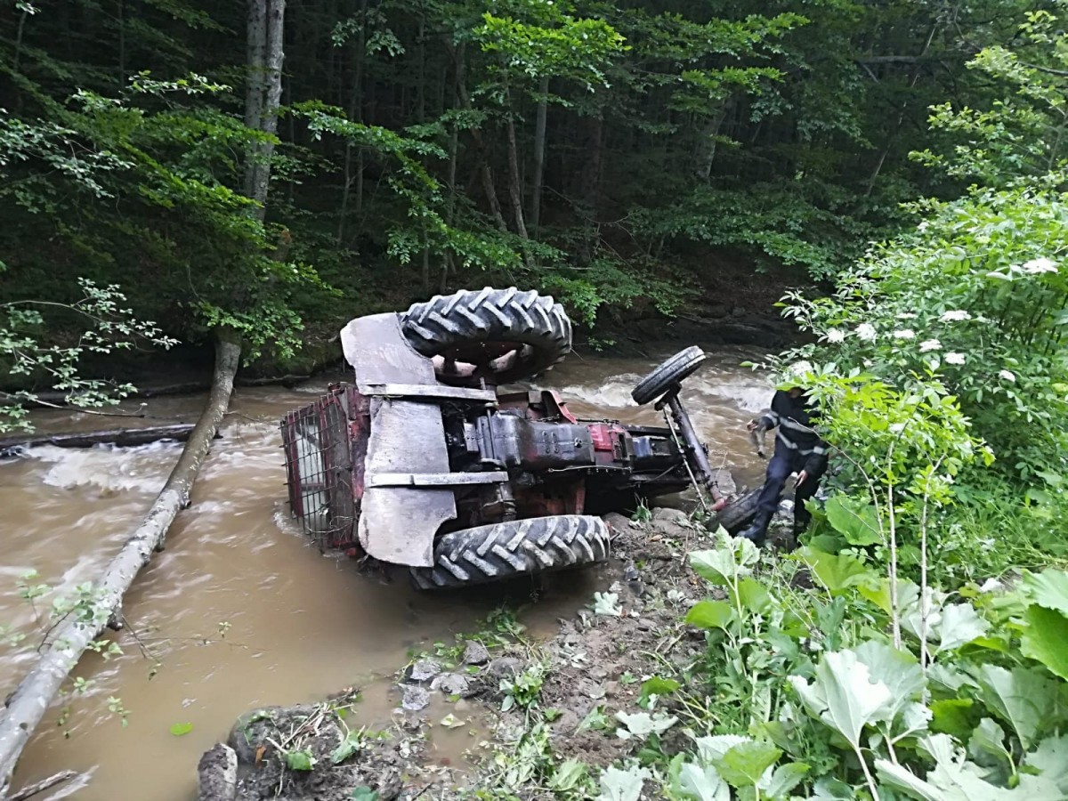 Sfârșit tragic pentru un tânăr sibian: a murit strivit de un tractor