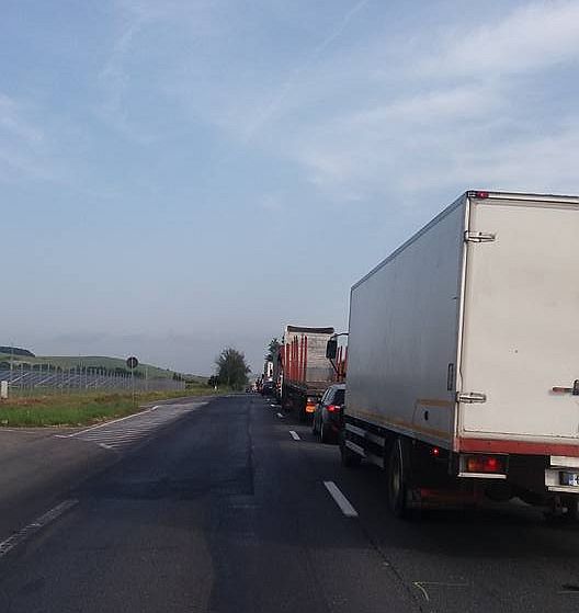 După ce au demolat autostrada acum blochează și DN1 între Sibiu și Alba