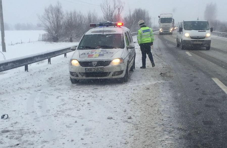 INFO DESZĂPEZIRE Niciun drum închis, dar ninge abundent