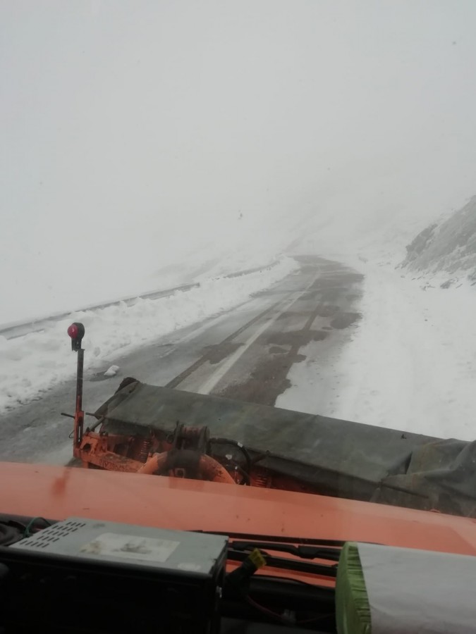 Transfăgărășanul se închide joi.  Anvelopele de iarnă sunt obligatorii