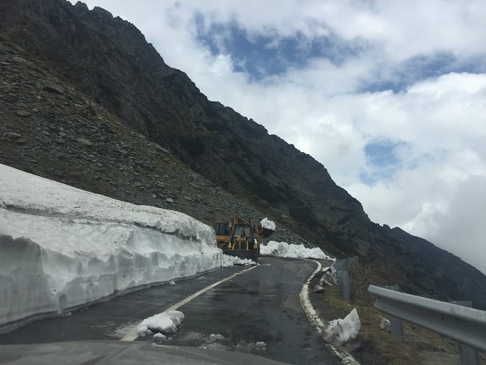 CNAIR dat în judecată pentru că ține Transfăgărășanul închis