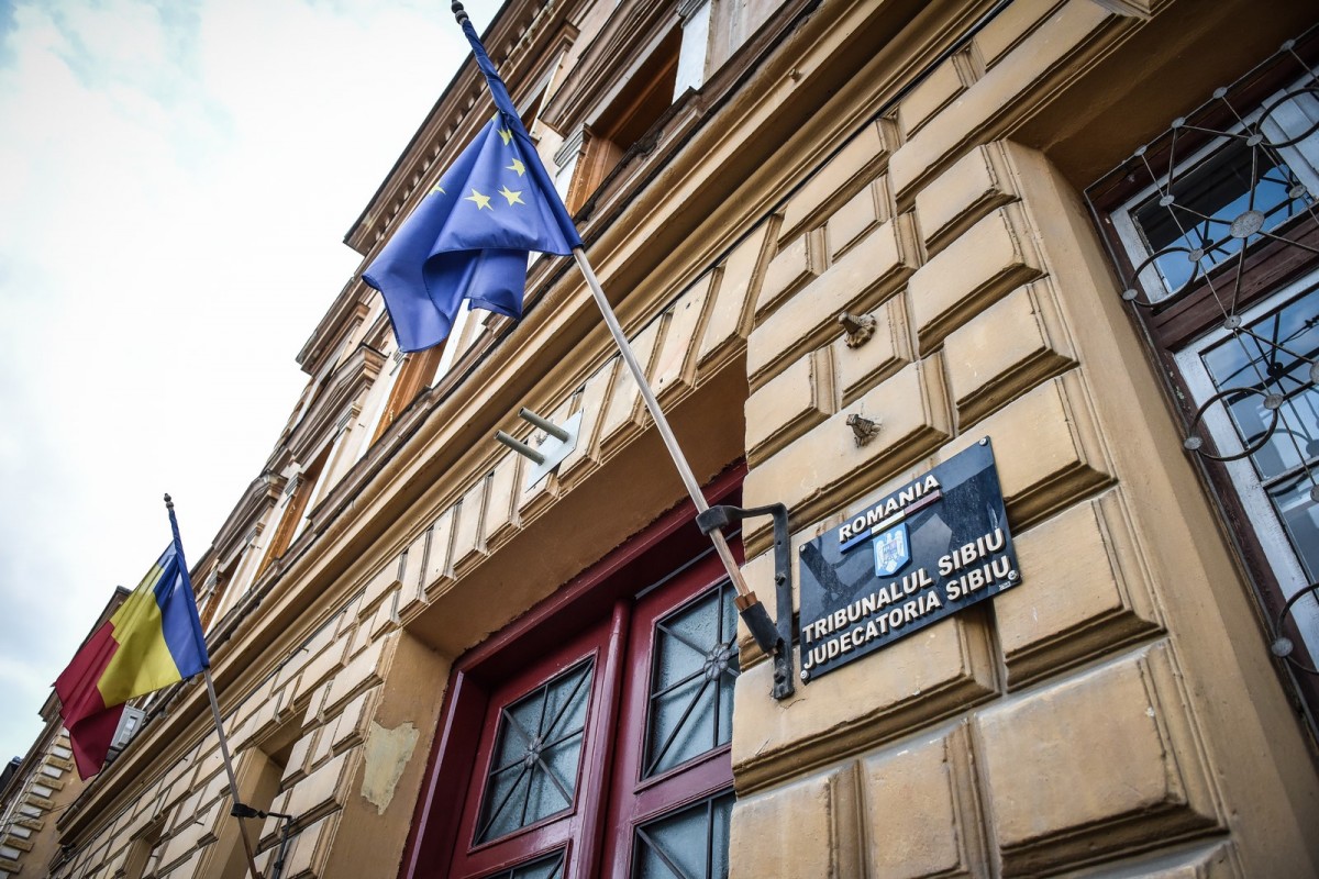Președintele Iohannis a semnat pentru numirea a doi judecători la Sibiu