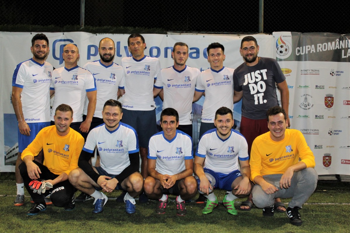 Sloganul #FărăPenali pe tricourile unei echipe de minifotbal din Sibiu