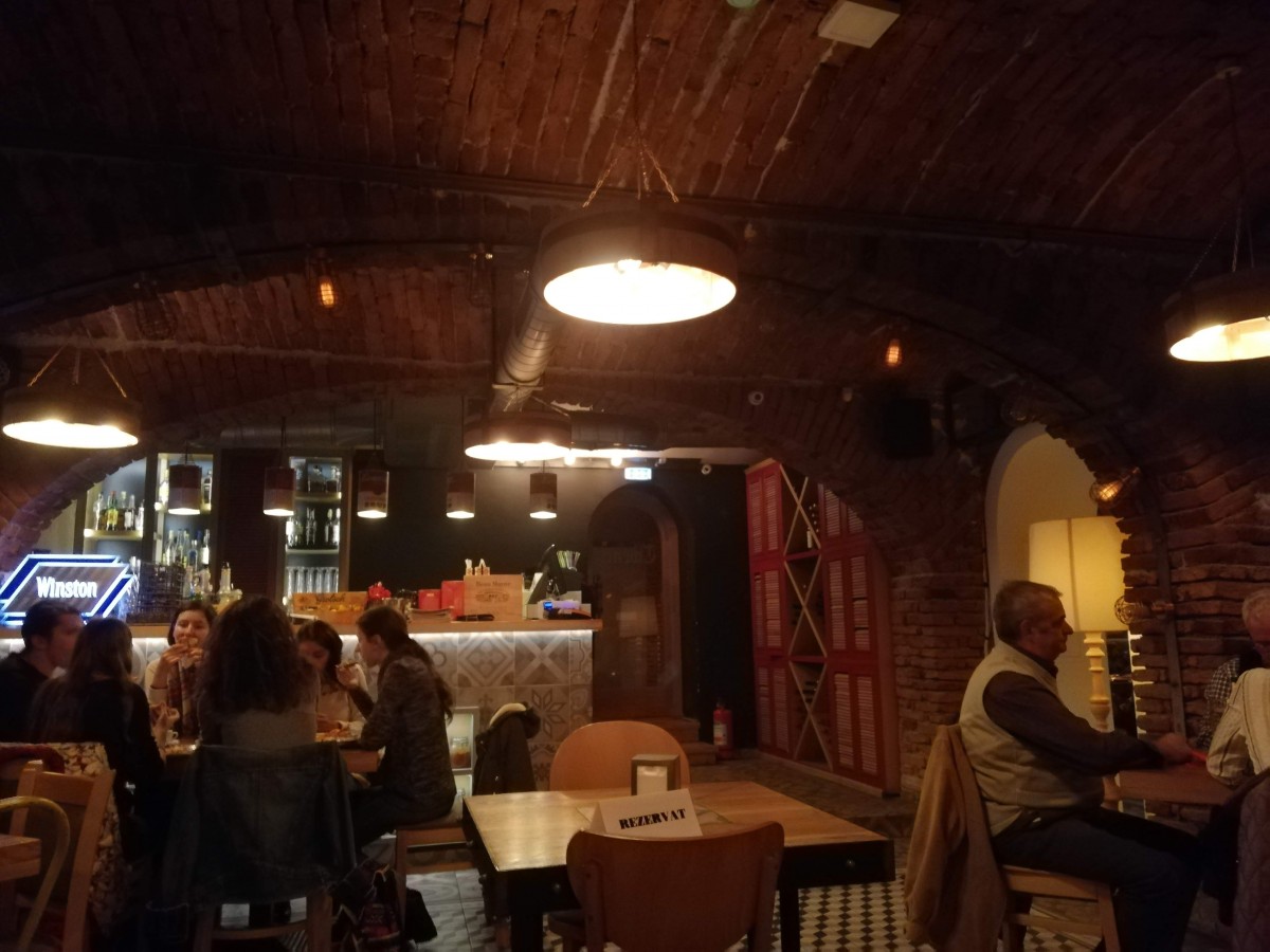 Twenty. Mi-am împlinit pofta cu o pizza bună și alta cu castraveți murați