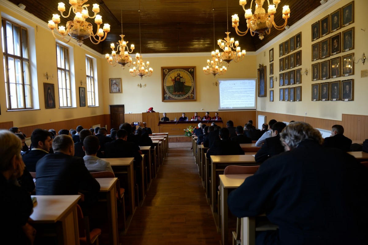 Noutăți la Teologie: Locuri speciale pentru cine vrea să se facă preot la Sibiu
