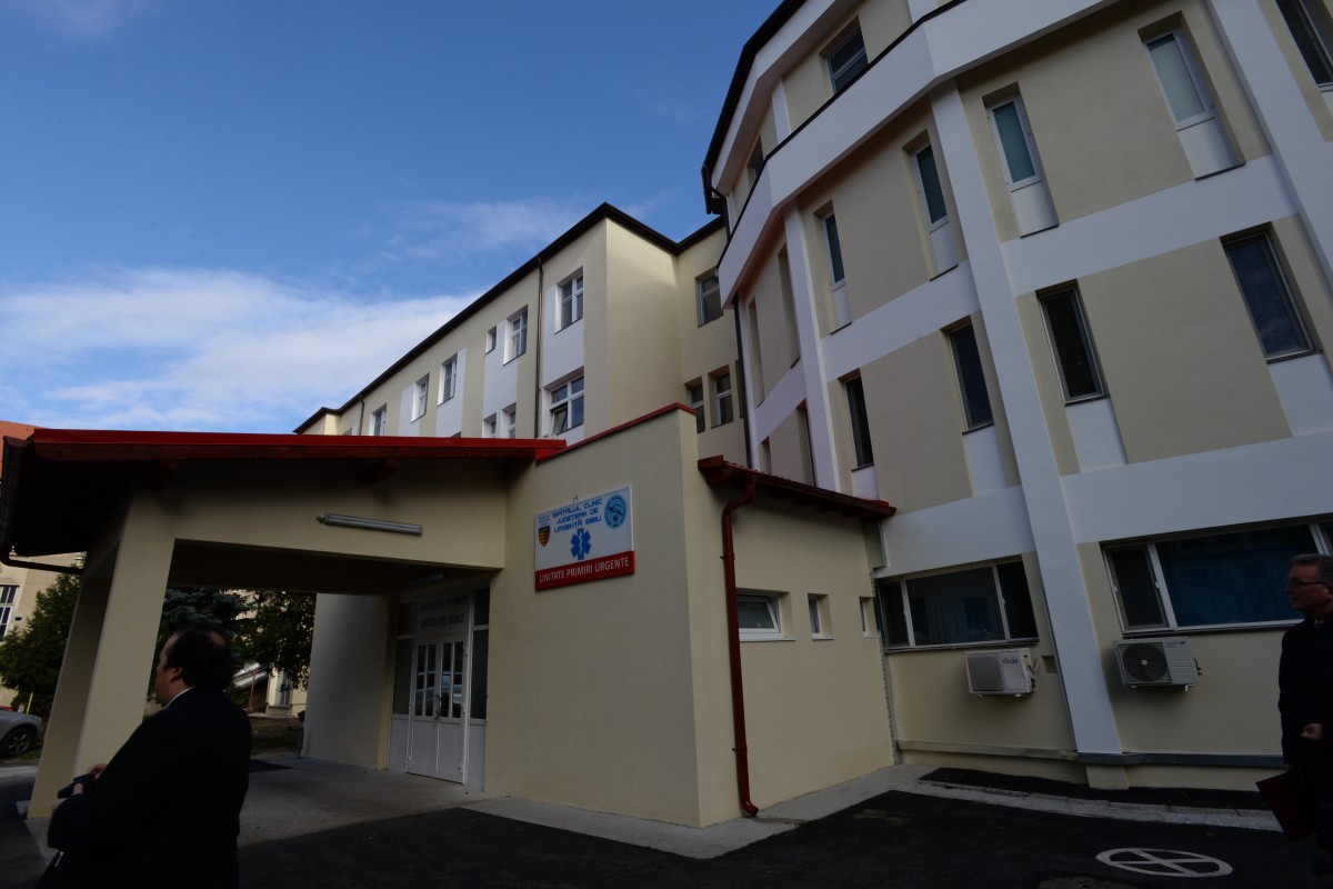Trei tineri consumatori de canabis și LSD duși de poliție la spital