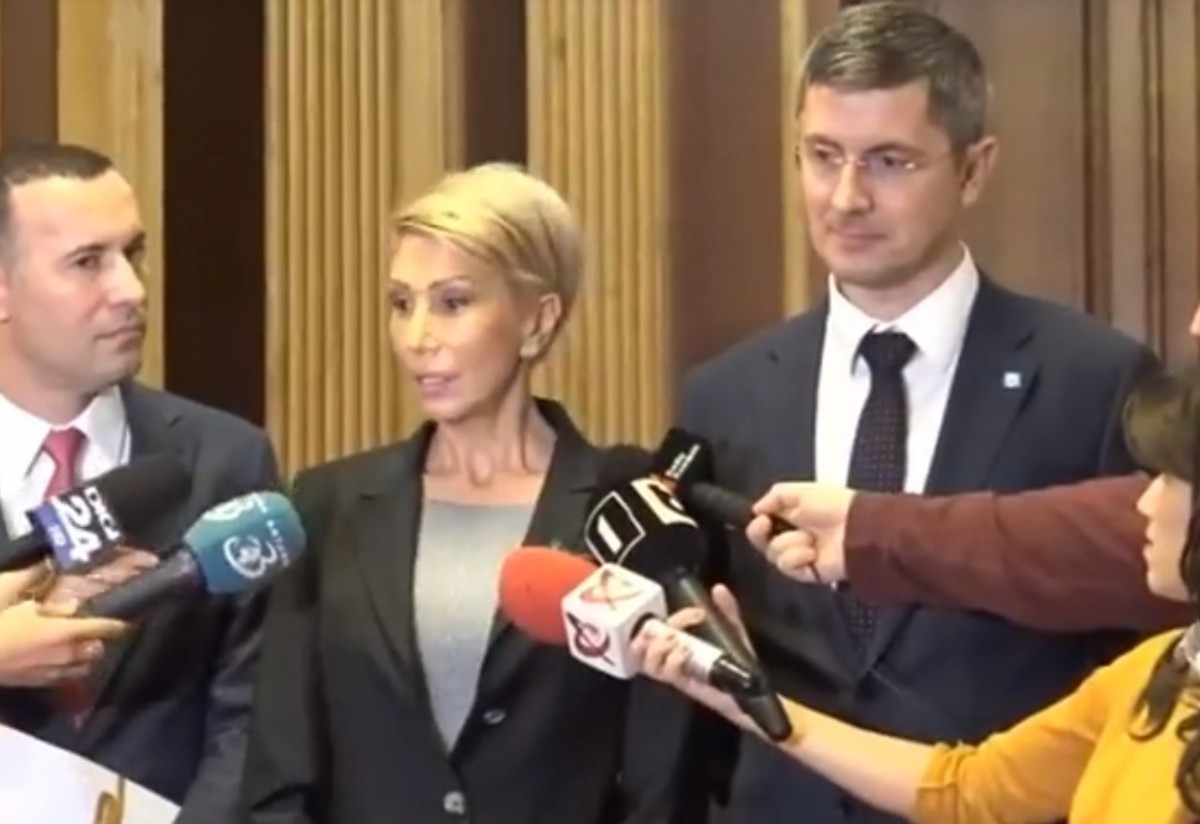 PNL şi USR vor iniţia moțiune de cenzură împotriva guvernului Tudose