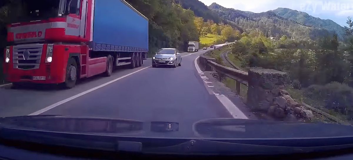VIDEO – Accident frontal evitat în ultima clipă, pe Valea Oltului