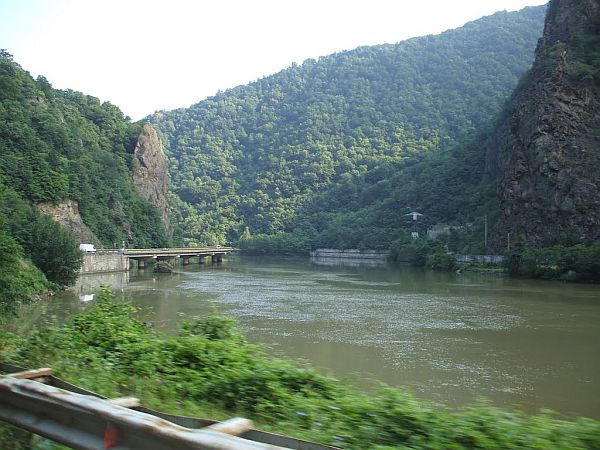 CNADNR trece traficul pe Valea Oltului la o singură bandă de circulație din cauza unor lucrări. O lună și jumătate