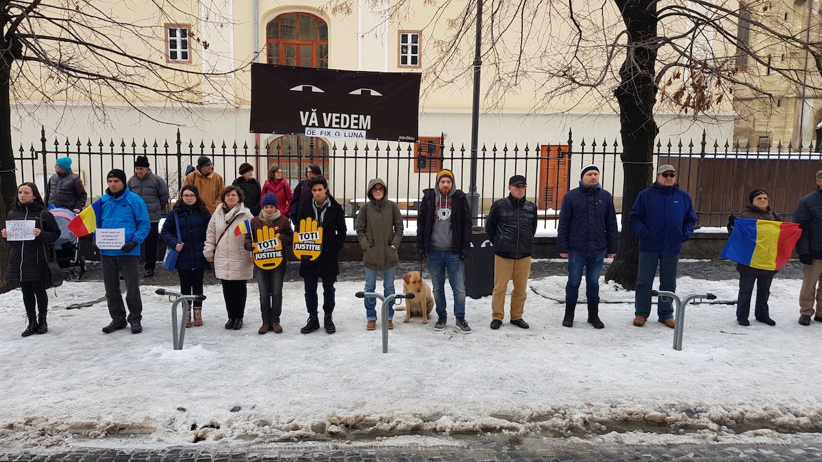 VIDEO Protest #vavedem la Sibiu, din obișnuință. Sâmbătă seara, protestele se mută în Piața Mare