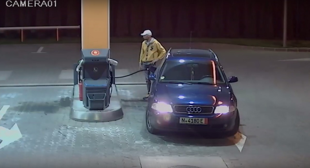Video| Îl recunoașteți? Poliția caută un bărbat care a plecat fără să plătească dintr-o benzinărie