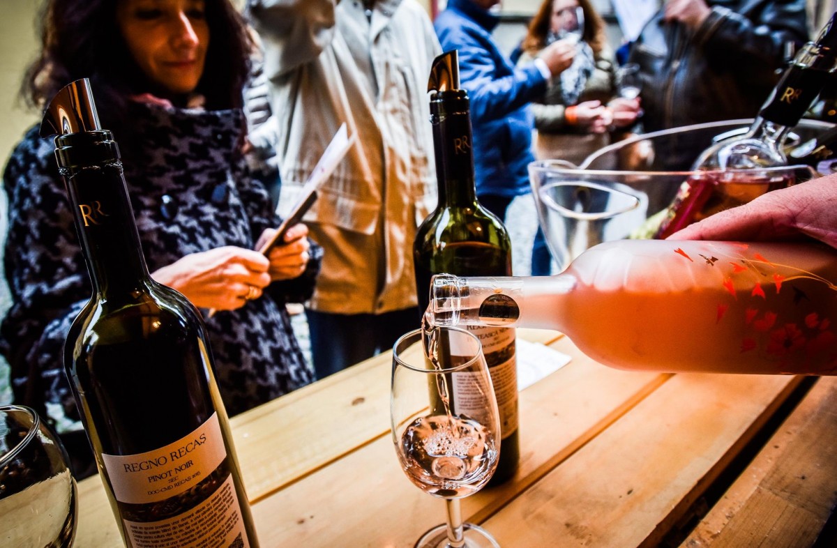 Începe VINFEST: Vinuri de soi, festin culinar și concerte de jazz