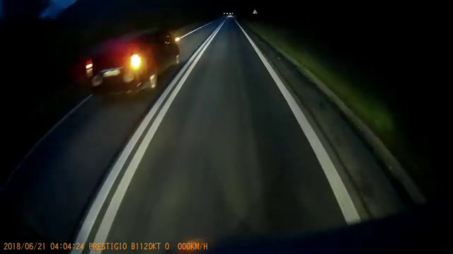 VIDEO-Depășire interzisă pe Valea Oltului, chiar sub ochii Poliției