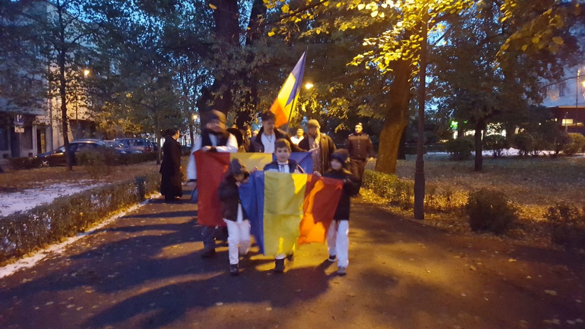 „Cu zâmbet înainte, nu cu groaza pe față” - un altfel de Halloween, sărbătorit pe stradă, la Sibiu