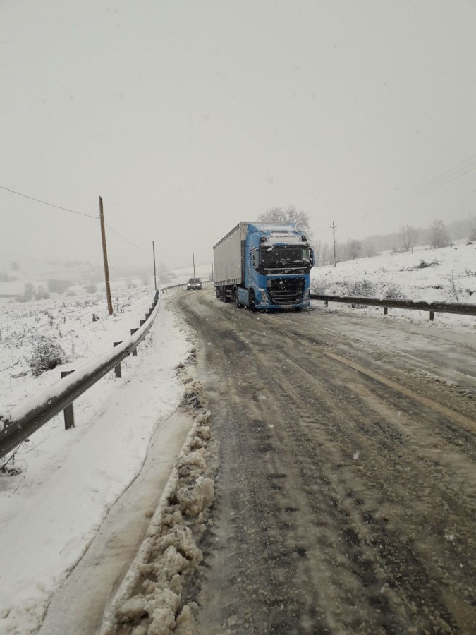 Două drumuri blocate în județ | actualizare