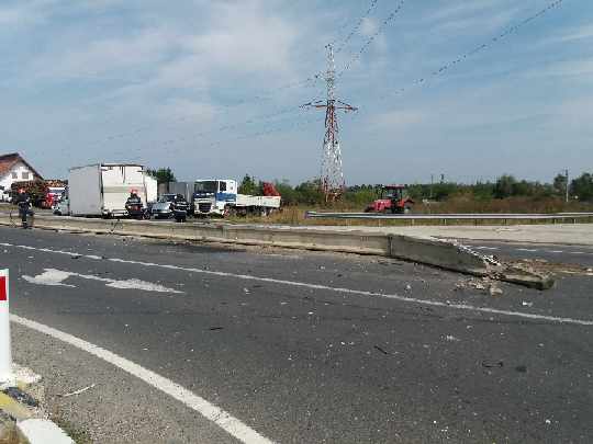 Accident pe DN1, zona Săliște. Un copil a fost rănit