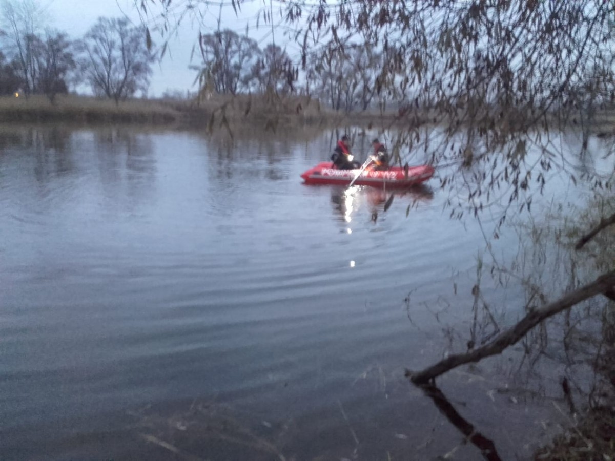 Soție dispărută de acasă de trei zile. A fost găsită înecată în lac | FOTO VIDEO