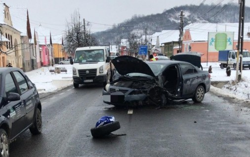 ACTUALIZARE VIDEO. Trafic blocat total pe DN14. Șoferul a adormit la volan