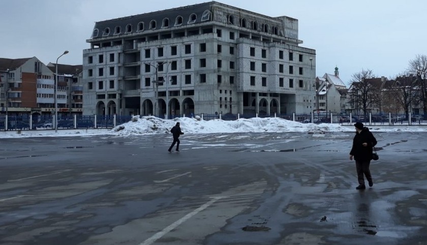 Violență domestică în public. Un bărbat și-a bătut soția în Gara Sibiu, apoi a fugit