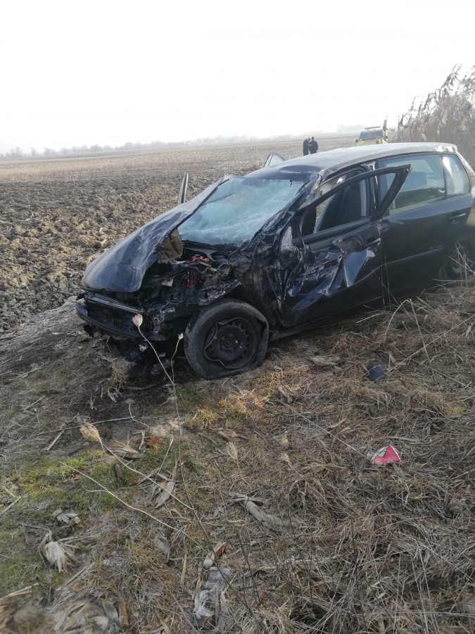 Șoferița din accidentul de lângă Avrig, în comă la spital. Ar fi fost atentă la telefon