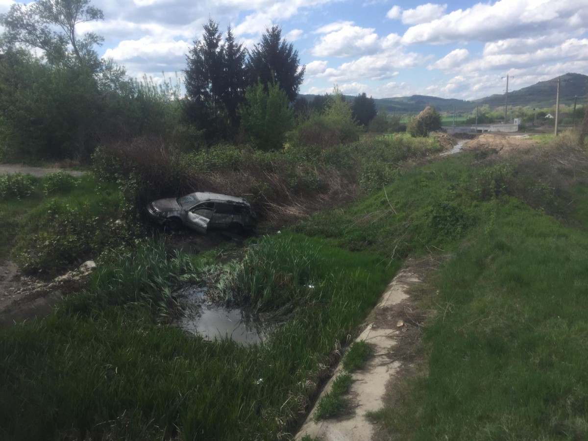 Persoană rănită în urma unui accident, la Mediaș. S-a răsturnat cu mașina