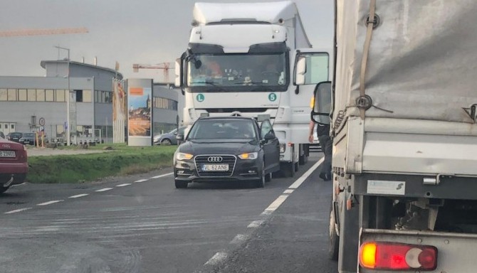 Bunăvoința în trafic, sancționată de un tirist. A luat un șofer la bătaie în Zona Industrială Vest