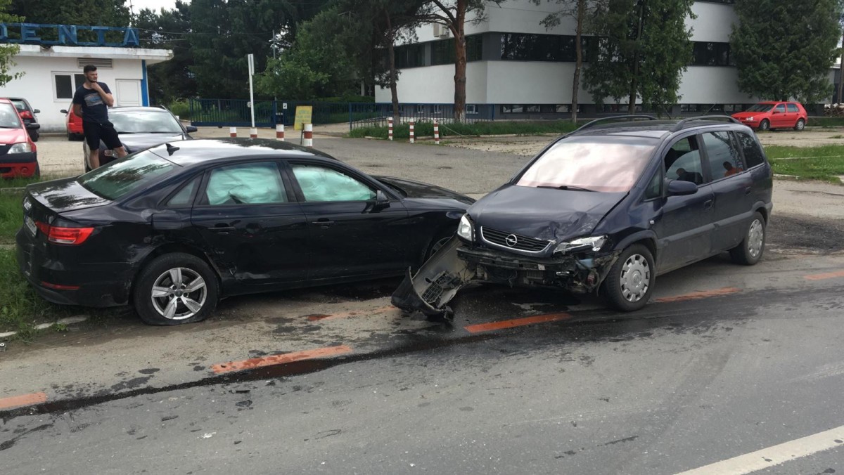 Accident pe Ștefan cel Mare. Un bărbat lovit grav la cap refuză să meargă la spital