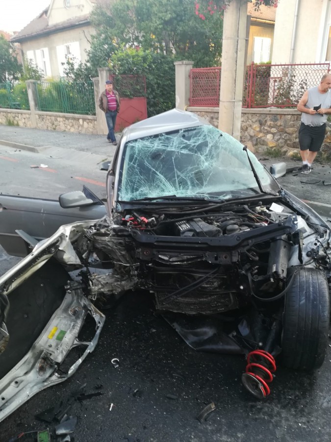 Grav accident în lanț pe str. Bâlea: 4 victime, între care una încarcerată