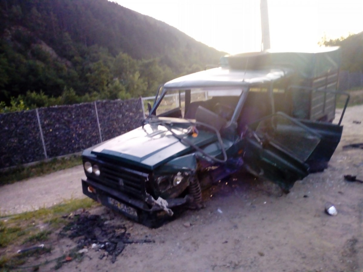 FOTO-Accident în Gura Râului provocat de un tânăr de 19 ani