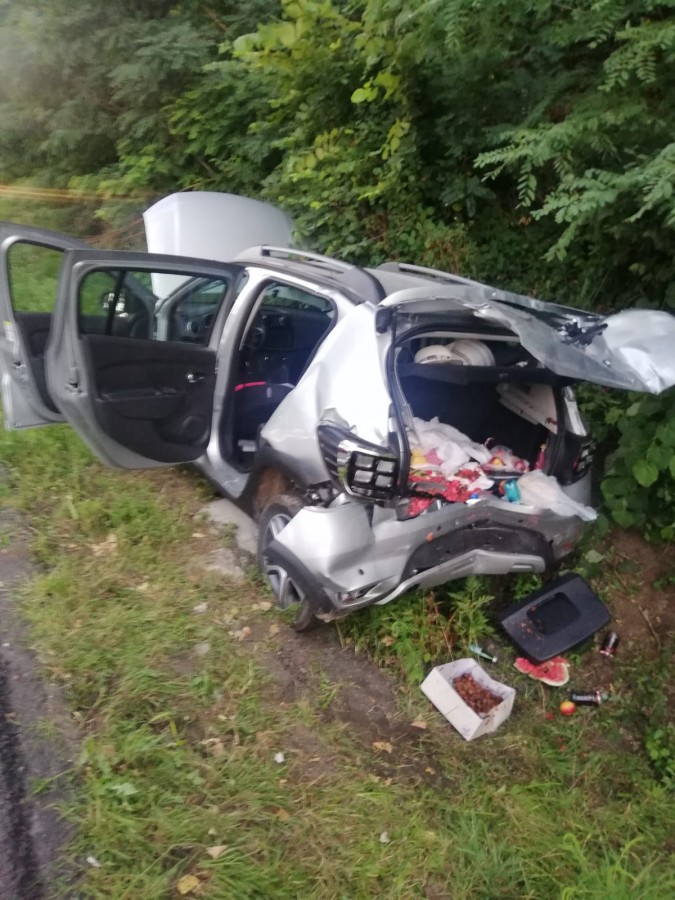 FOTO-Accident teribil pe Valea Oltului, provocat de un vitezoman care a scăpat