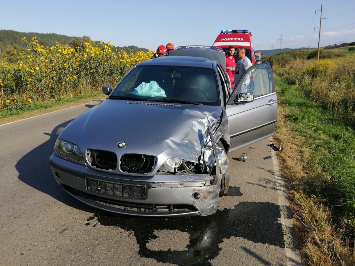 Accident, între Bârghiș și Agnita. Un șofer a frânat brusc după ce i-a ieșit în față un fazan
