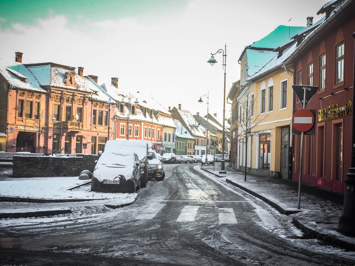 Cod galben de ninsoare, vânt puternic și polei în județul Sibiu