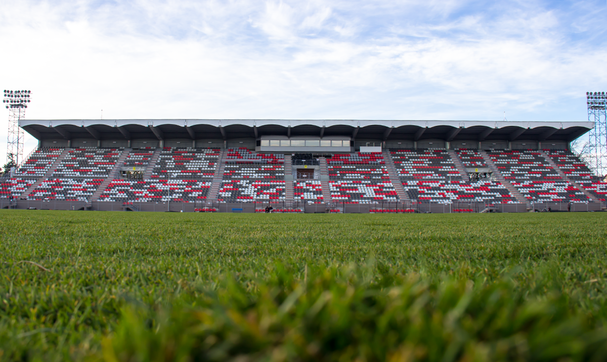 Primăria Sibiu continuă să sprijine sportul sibian: se reduc tarifele de închiriere a Stadionului Municipal și a terenului secundar