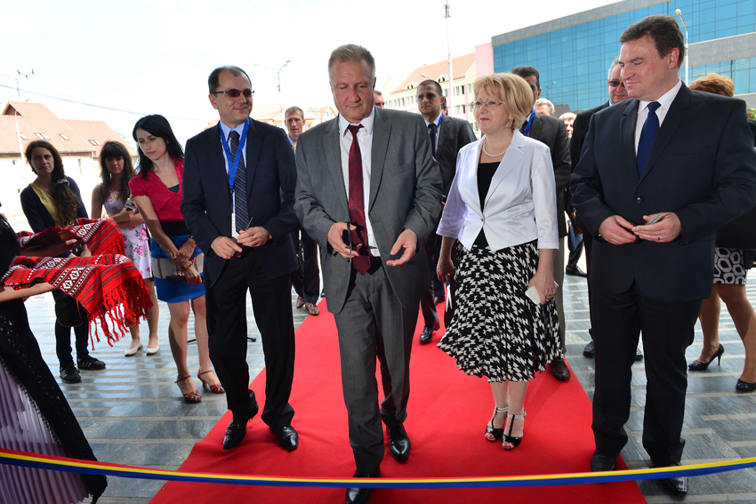 Cum s-au pregatit autoritatile sibiene pentru a convinge investitorii sa lase bani in judetul nostru