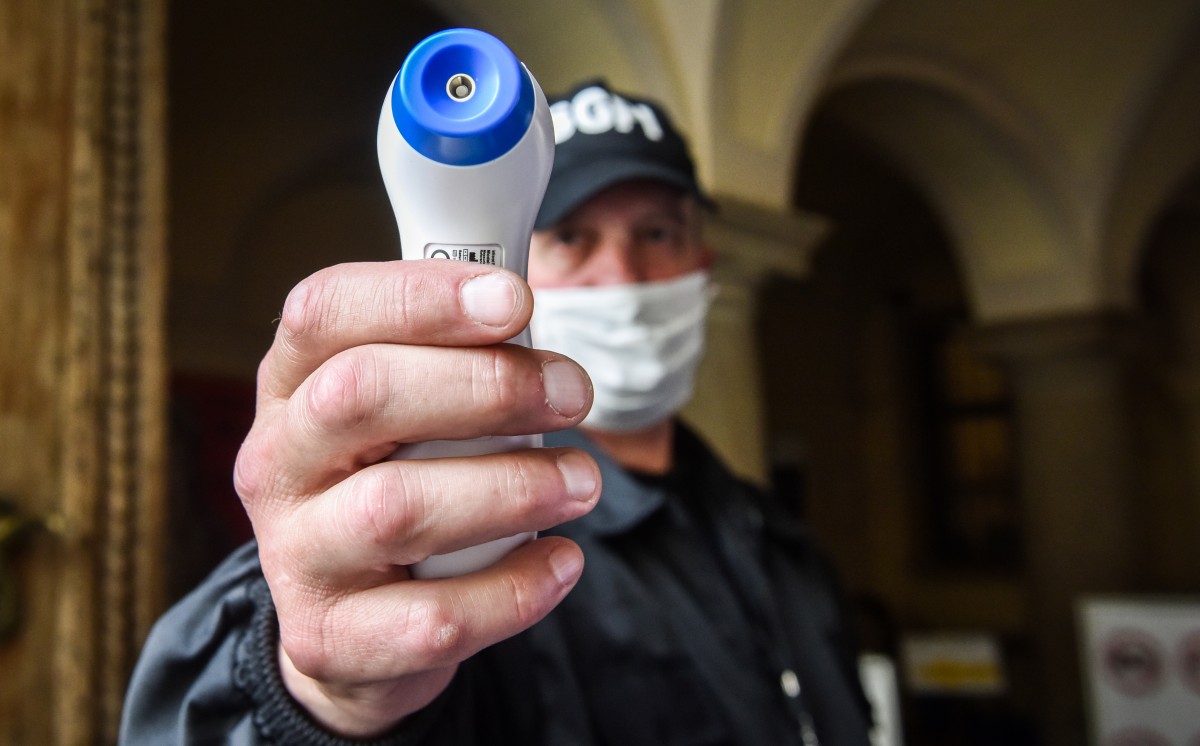 Unde și în ce condiții sunt obligatorii masca de protecție și măsurarea temperaturii. Ce categorii sunt exceptate