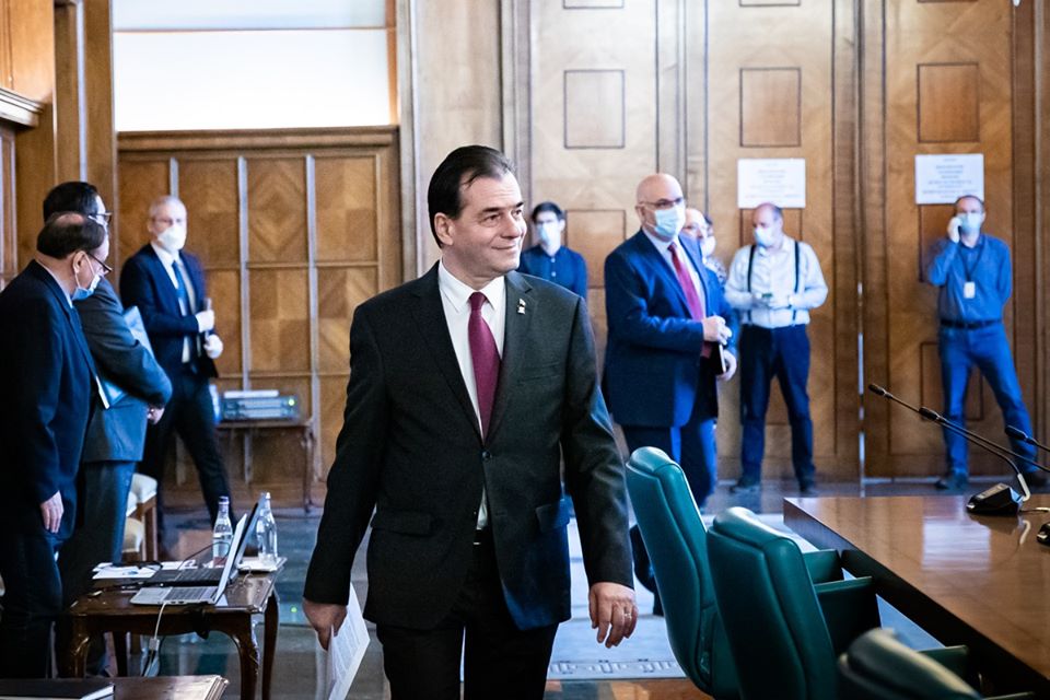 Guvernul va acorda până la 30% din salariul brut, pentru 3 luni, companiilor care vor angaja oameni aflați în căutarea unui loc de muncă