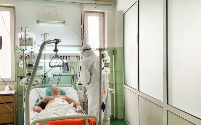 Doi pacienți COVID în stare gravă, salvați datorită asistentului care a donat plasmă umană hiperimună