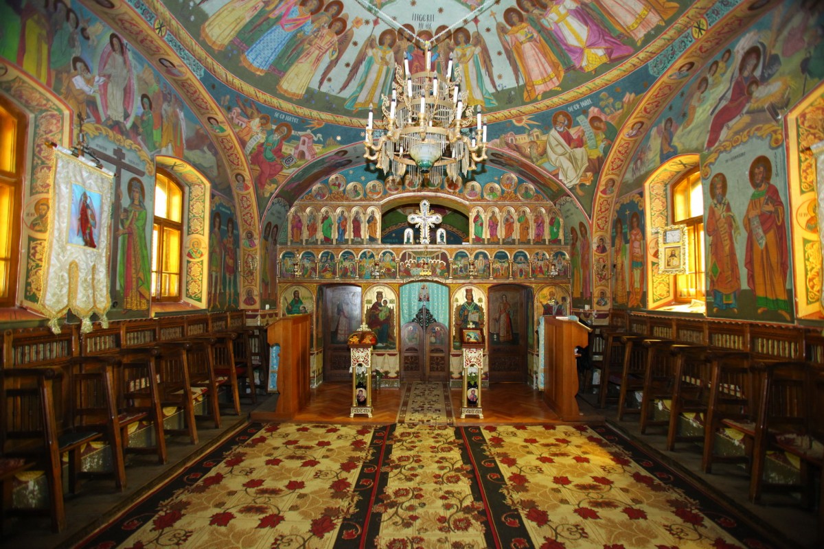 Biserica în vremea pandemiei de COVID-19: „Nu credeam că o să ajungem vremurile în care să ne fie frică unul de altul”