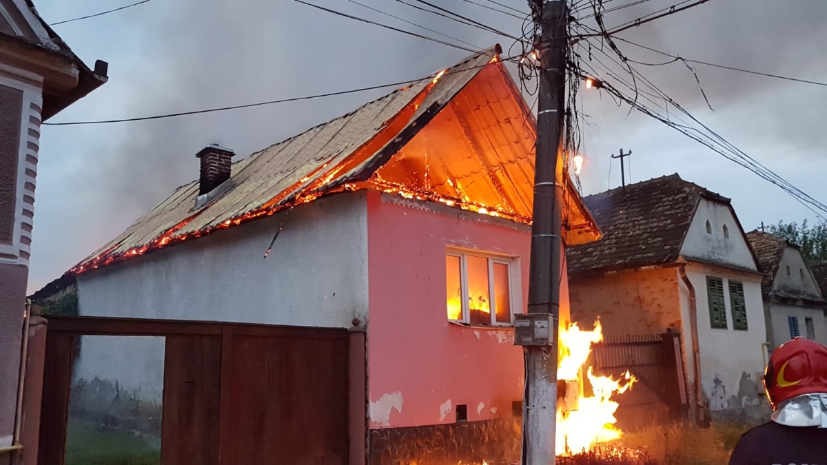Incendiu la o casă din Boian din cauza unui scurtcircuit electric