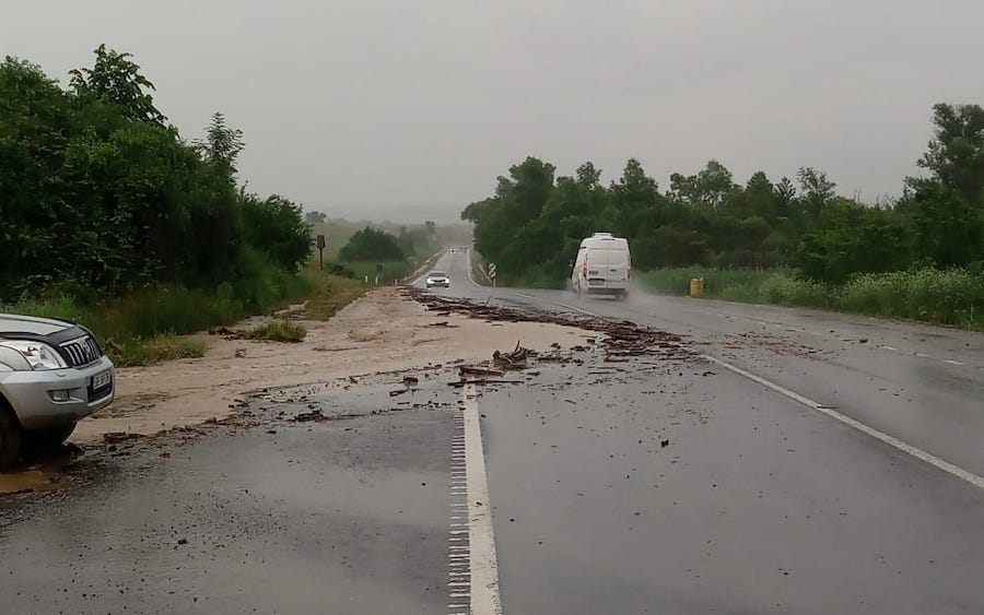 Probleme pe drumurile din județ, din cauza inundațiilor